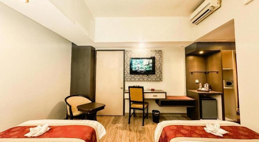 Hermes Palace 4*